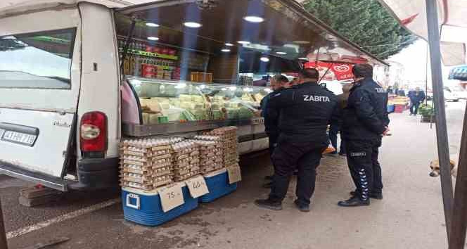 Zabıtadan Altınova Semt Pazarı’nda sıkı denetim