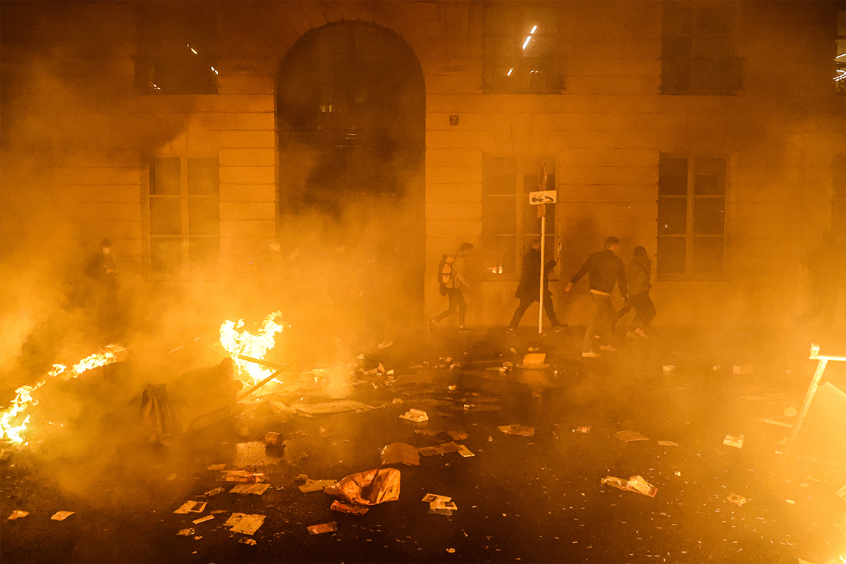 Fransa&#039;da emeklilik reformu protestolarında 310 gözaltı