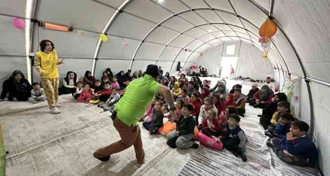 Depremzede çocuklara özel etkinlikler düzenleniyor