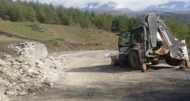 Siirt’te istinat duvarı çöktü