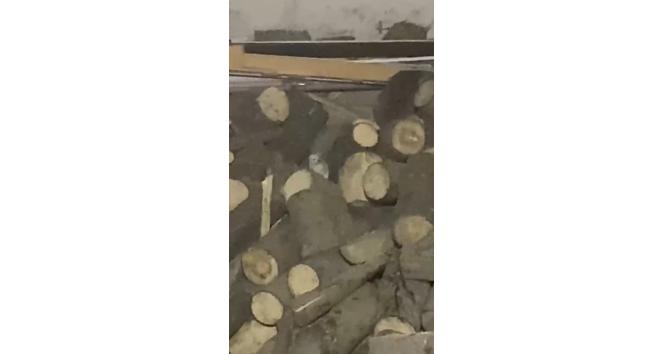 Köy muhtarı Beyaz Gelinciğe gitmemesi için yemek teklif etti