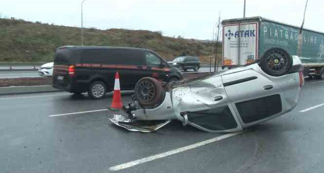 Yağışlı hava nedeniyle şehir hastanesi yolunda kazalar meydana geldi
