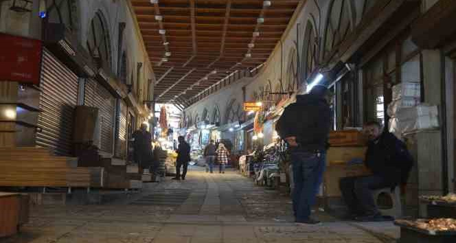 Semerciler Çarşısı esnafı kepenklerini açmaya başladı