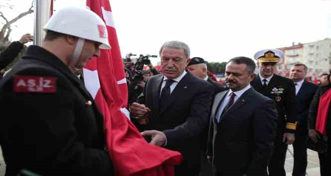 Çanakkale Deniz Zaferi’nin 108’inci yılı çelenk sunumu ile başladı
