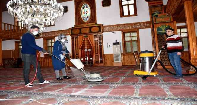 Ramazan Ayı öncesi camilerde temizlik seferberliği