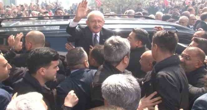 Kılıçdaroğlu’na İzmir’de miting gibi karşılama