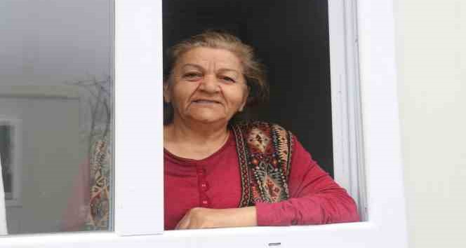 Şehit pilot Ertan’ın ailesi konteynerde hayata tutundu