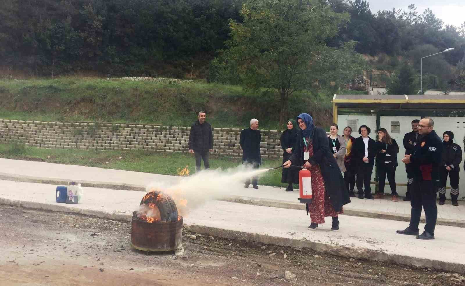 Altınova’da hastane personeline yangın eğitimi