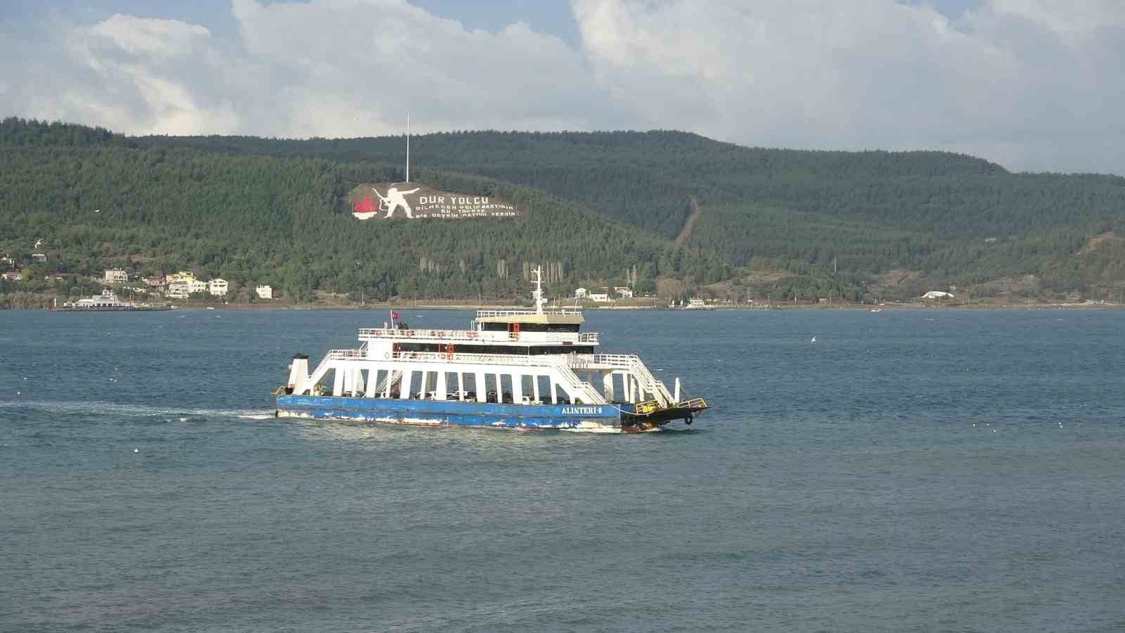 Bozcaada ve G&ouml;k&ccedil;eada&rsquo;ya bazı feribot seferlerine fırtına engeli
