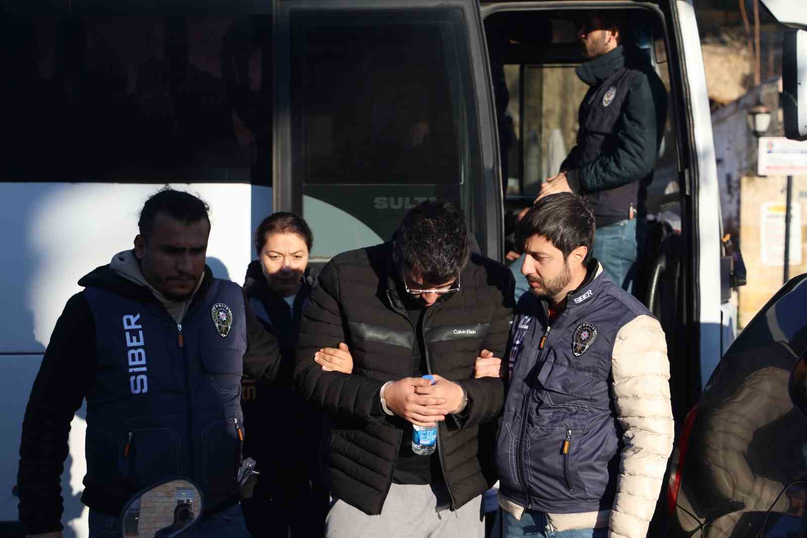 ’Gezen Adam’ operasyonunda gözaltına alınan 11 kişi adliyeye sevk edildi