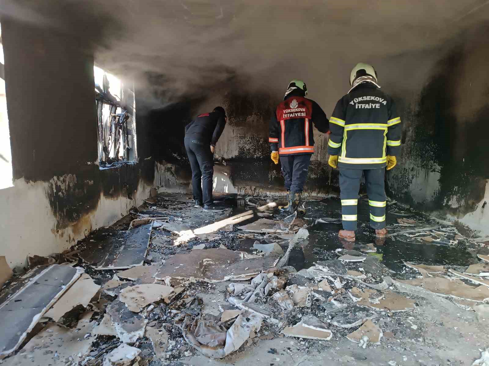 Yüksekova’da korkutan yangın
