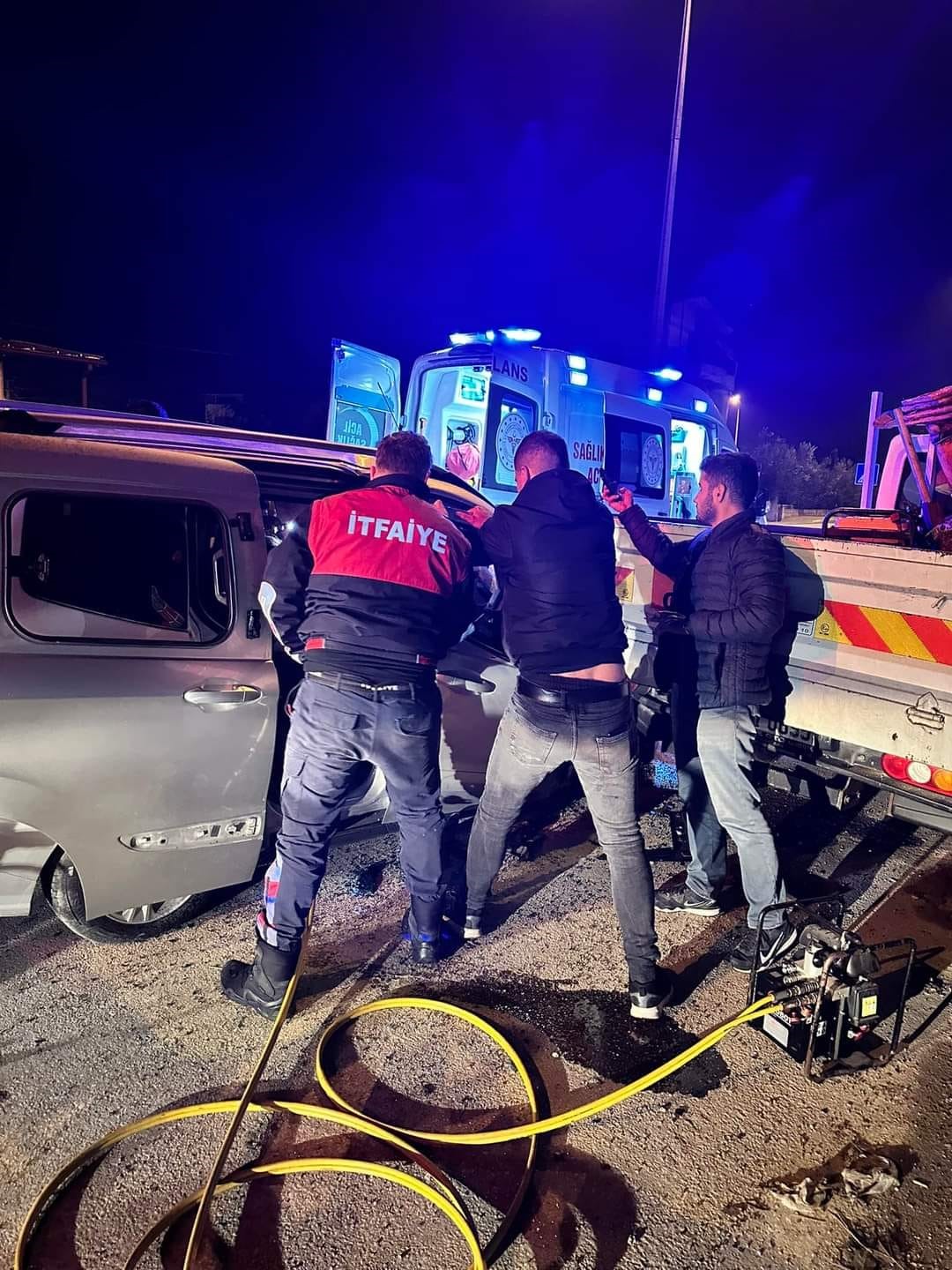 &Ccedil;anakkale&rsquo;de zincirleme kaza: 2 yaralı
