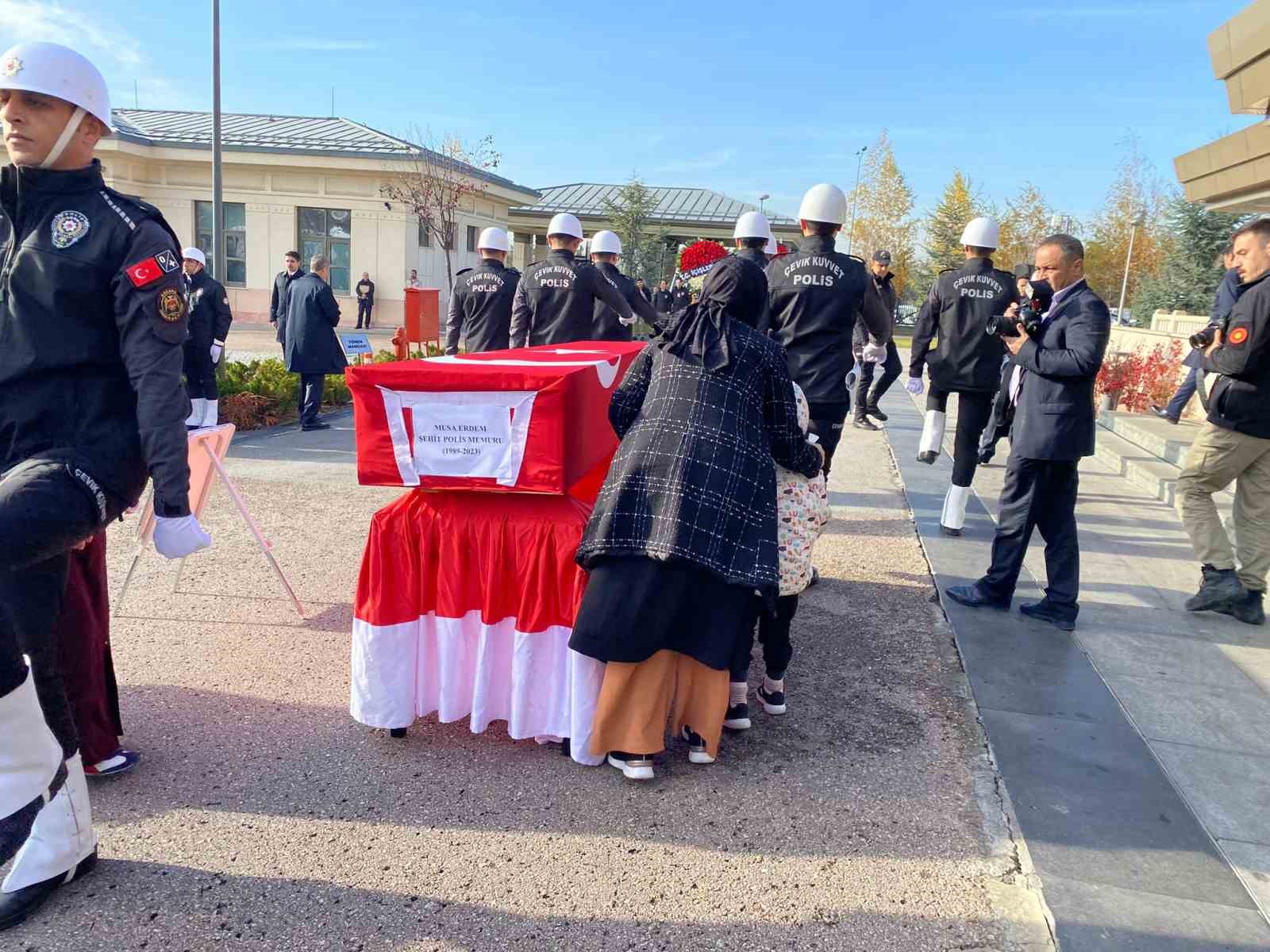 Ankara’da trafik kazasında şehit olan Bakan koruması polis memuru için tören düzenlendi