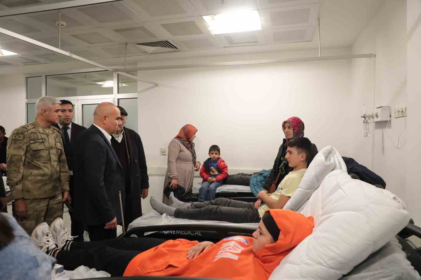 Ağrı’da öğrenci servisi kaza yaptı; 2’si ağır 21 yaralı