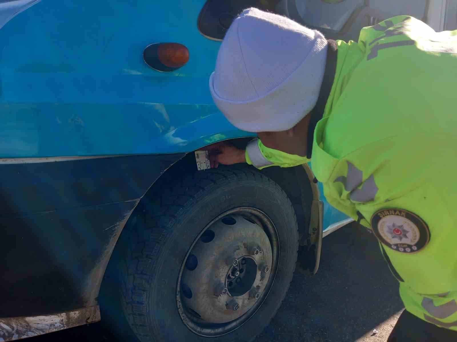 Şırnak’ta trafik ekipleri zorunlu kış lastiği denetimi yaptı