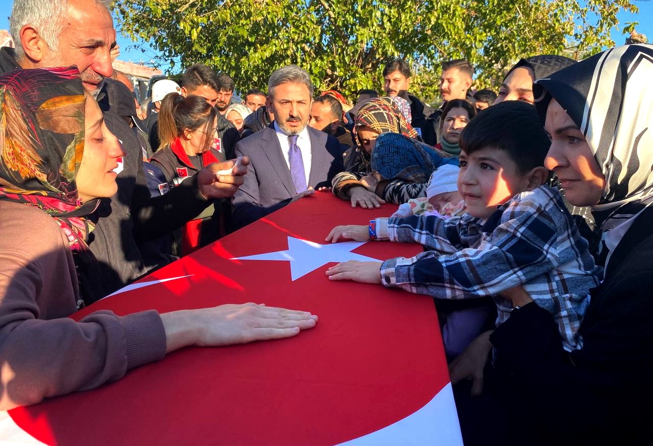 Bakan Göktaş’ın koruma ekibindeki polis memuru son yolculuğuna uğurlandı