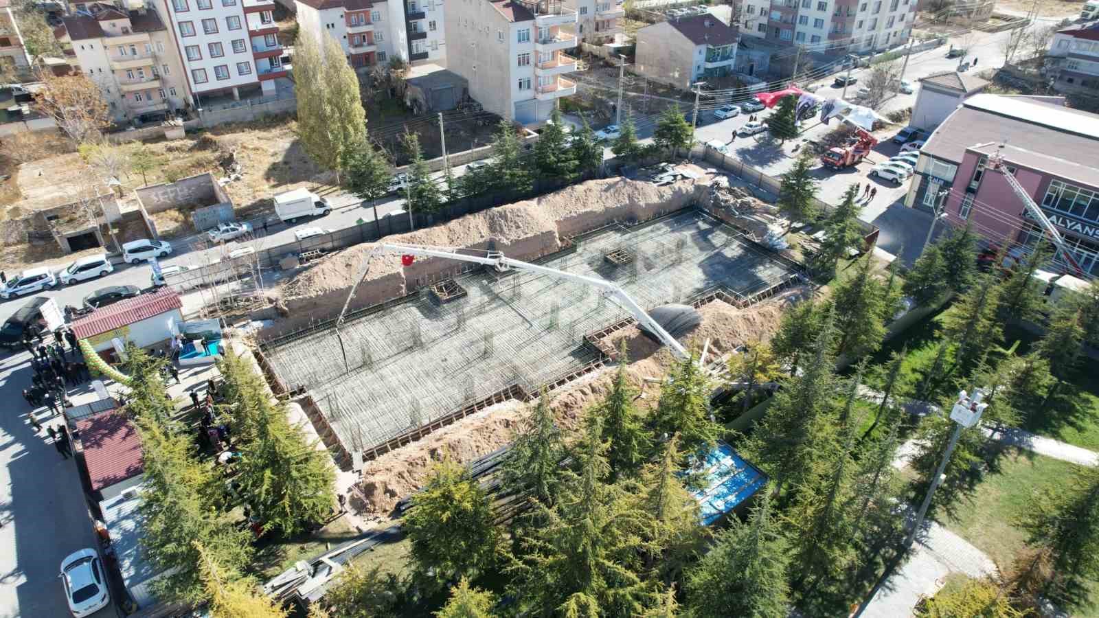 Gen&ccedil;lik ve Kadın Yaşam Merkezi temeli d&uuml;zenlenen t&ouml;renle atıldı
