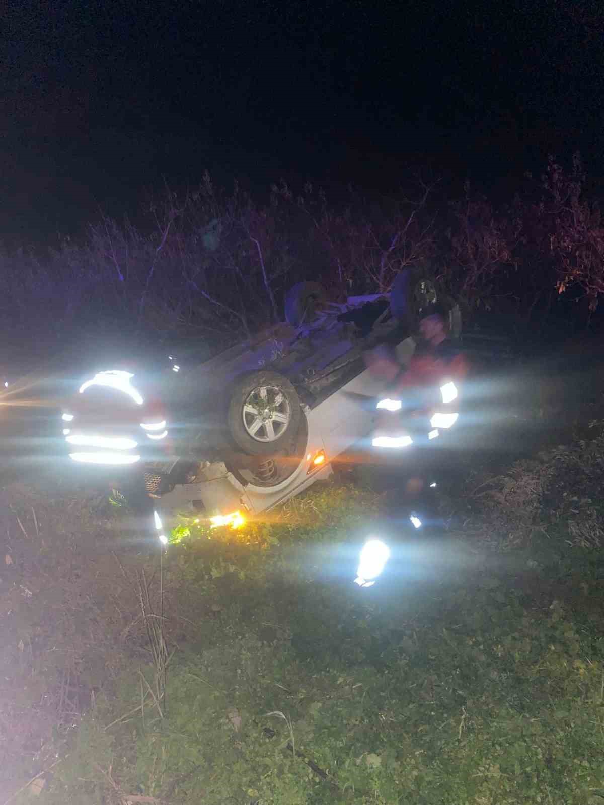 Lapseki&rsquo;de takla atan ara&ccedil;taki 1 kişi &ouml;ld&uuml;, 3 kişi ağır yaralandı
