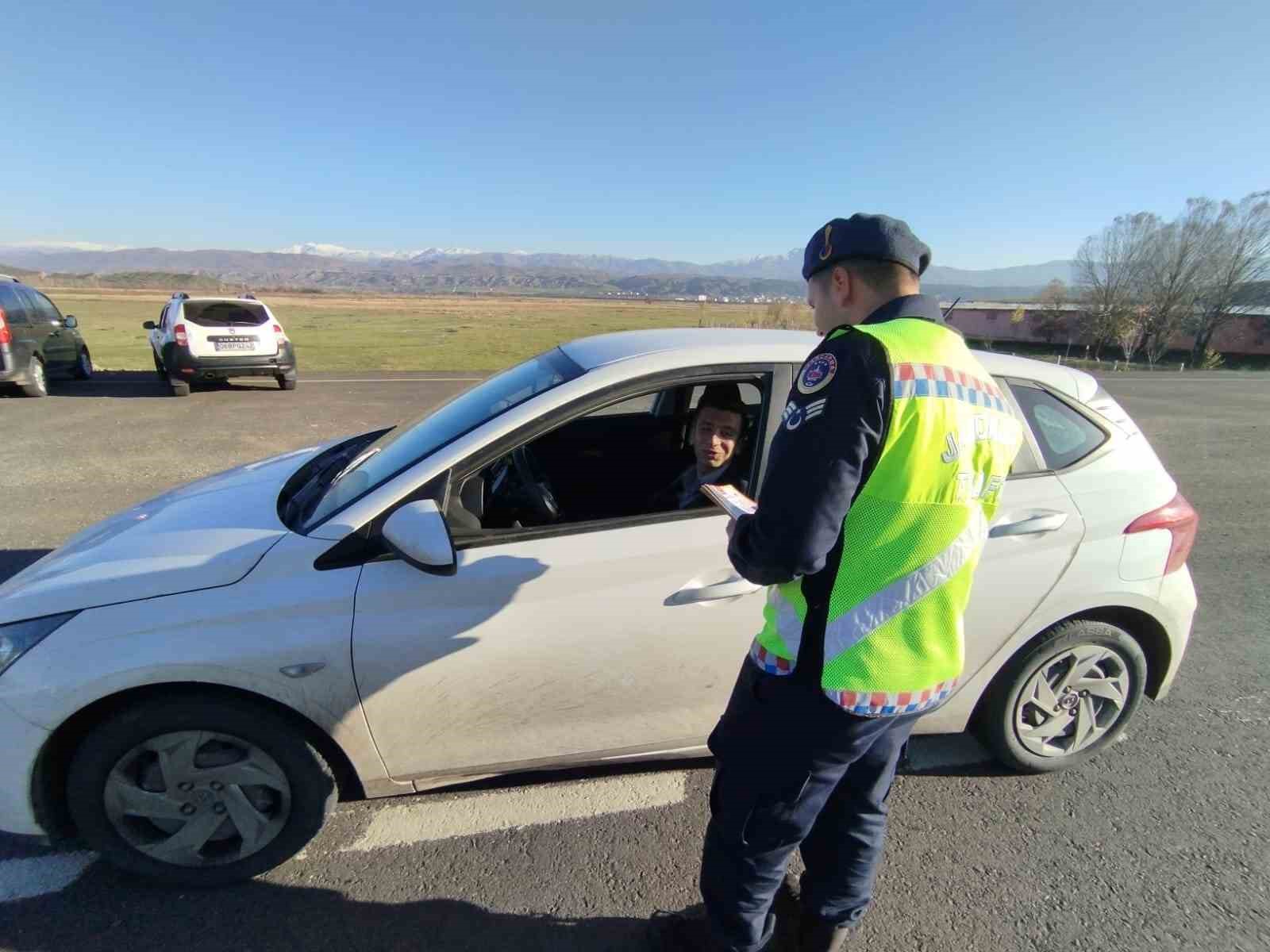 Bing&ouml;l&rsquo;de zorunlu kış lastiği denetimi yapıldı
