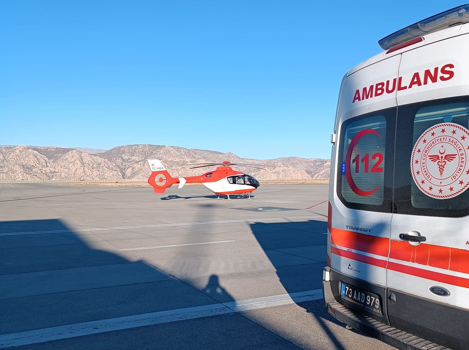 Şırnak&rsquo;ta ambulans helikopter 60 yaşındaki kalp hastası vatandaş i&ccedil;in havalandı
