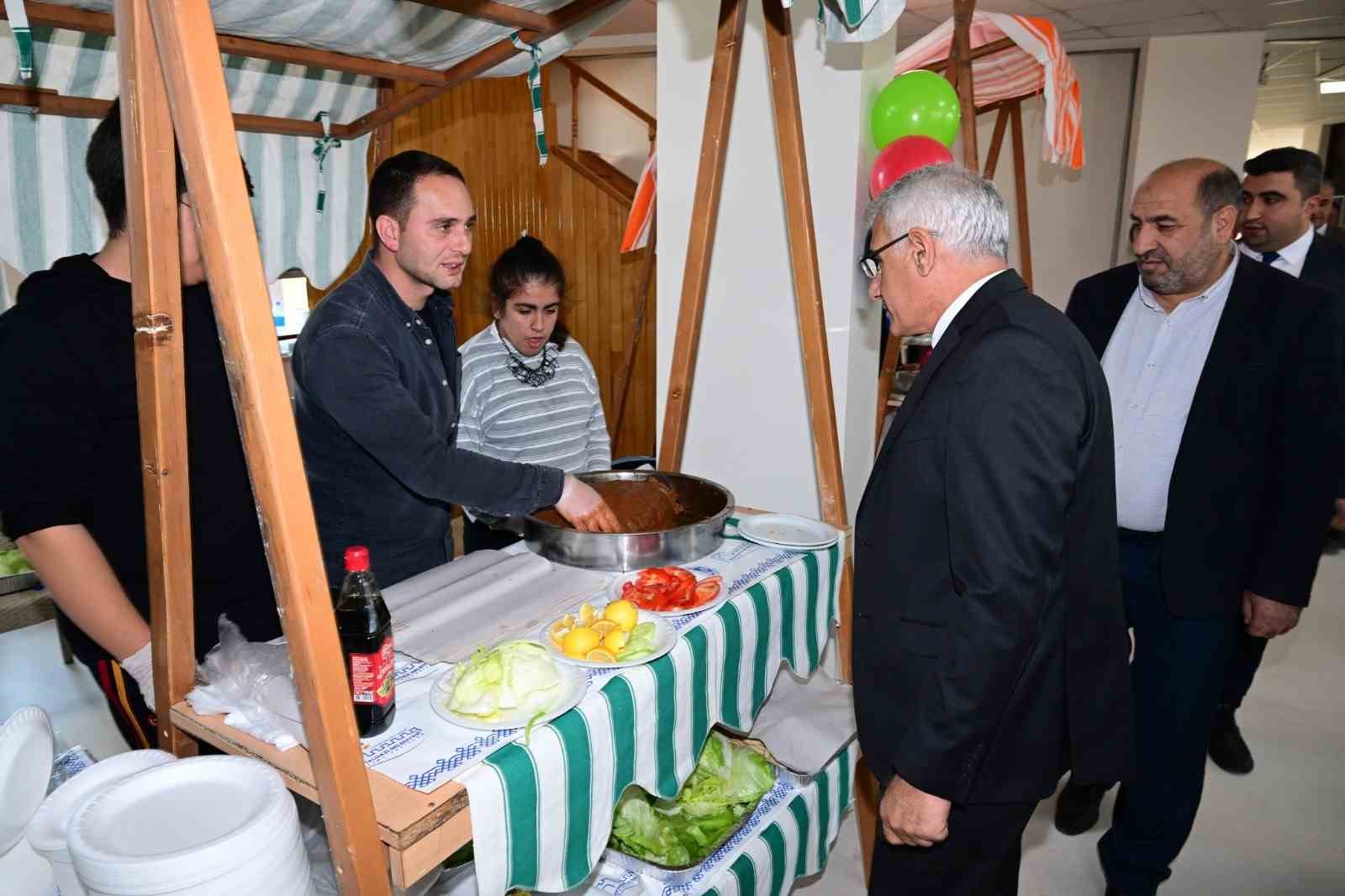 Başkan Güder, Engelsiz Yaşam Merkezi’ndeki etkinliğe katıldı