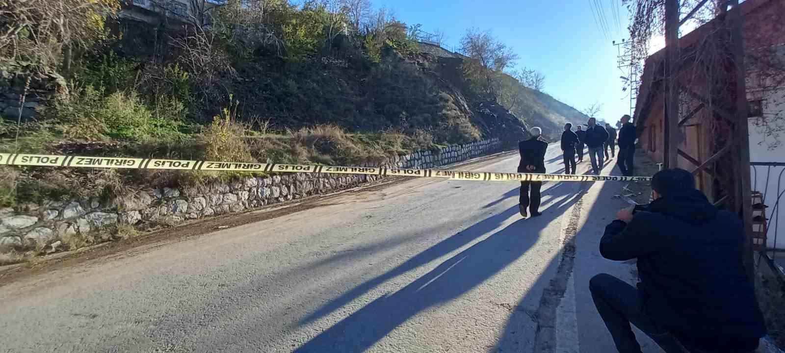 Bitlis&rsquo;te toprak kayması
