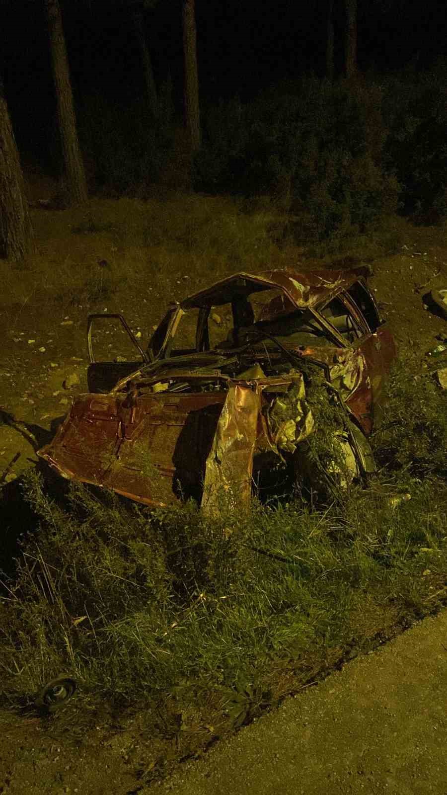 Burdur&rsquo;da kontrolden &ccedil;ıkan otomobil takla attı: 1&rsquo;i ağır 2 yaralı
