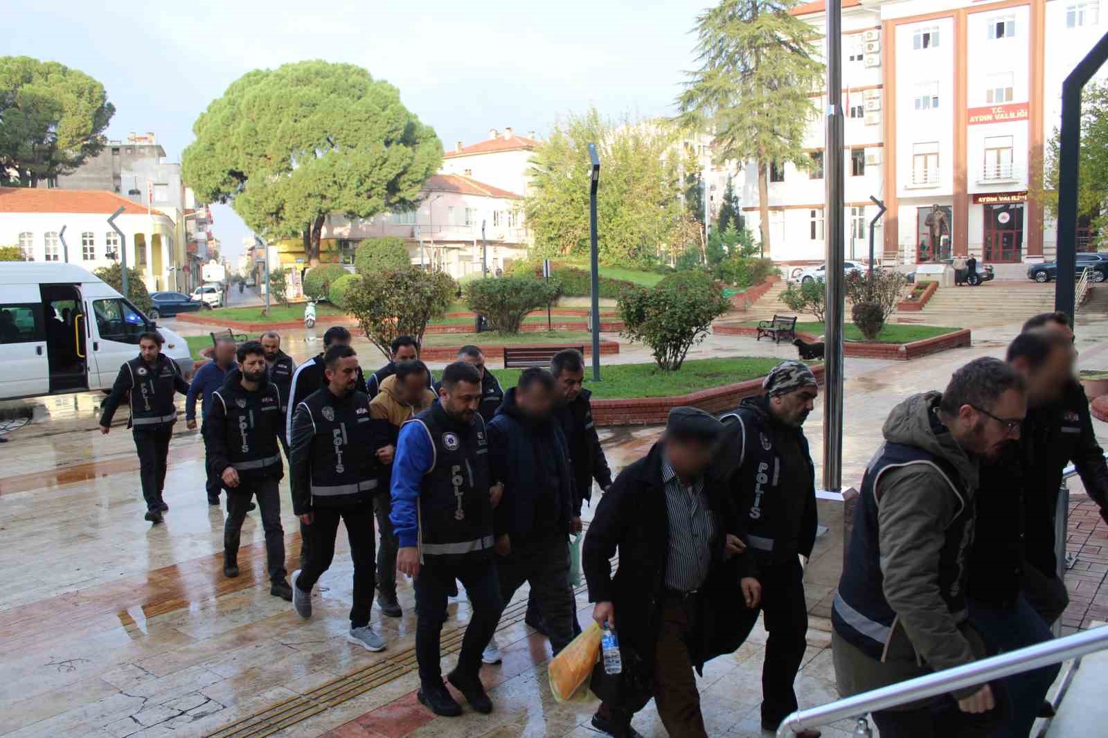 "Joker" &ccedil;etesi operasyonunda 3 tutuklama
