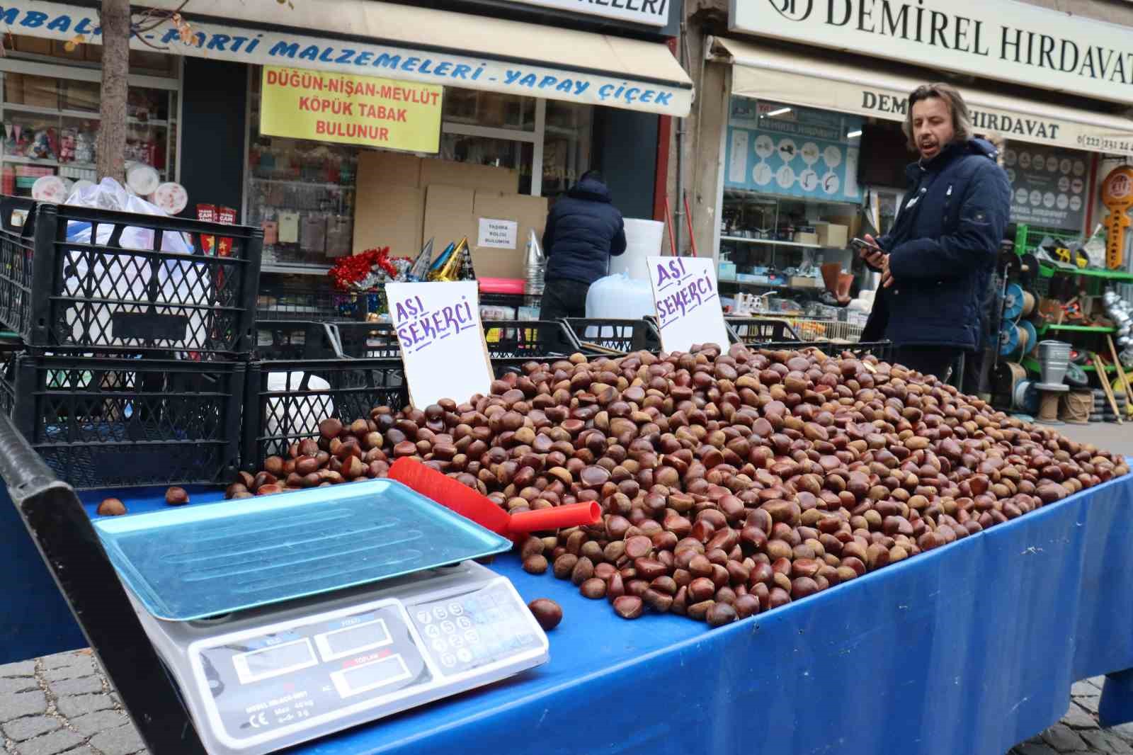 K aylarnn vazgeilmezi kestane pazarda yerini ald
