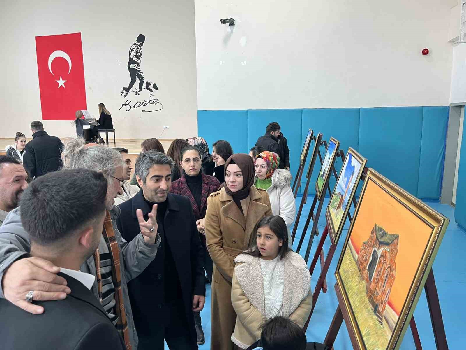 Sarıkamış&rsquo;ta resim sergisinin a&ccedil;ılışı yapıldı
