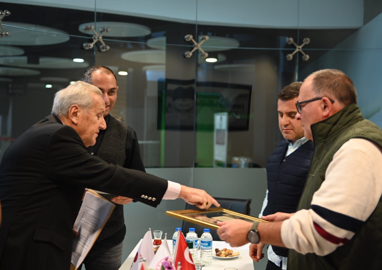 Enver Paşa&rsquo;nın ıslak imzalı belgesi Tarihi Alan Başkanlığı&rsquo;na bağışlandı
