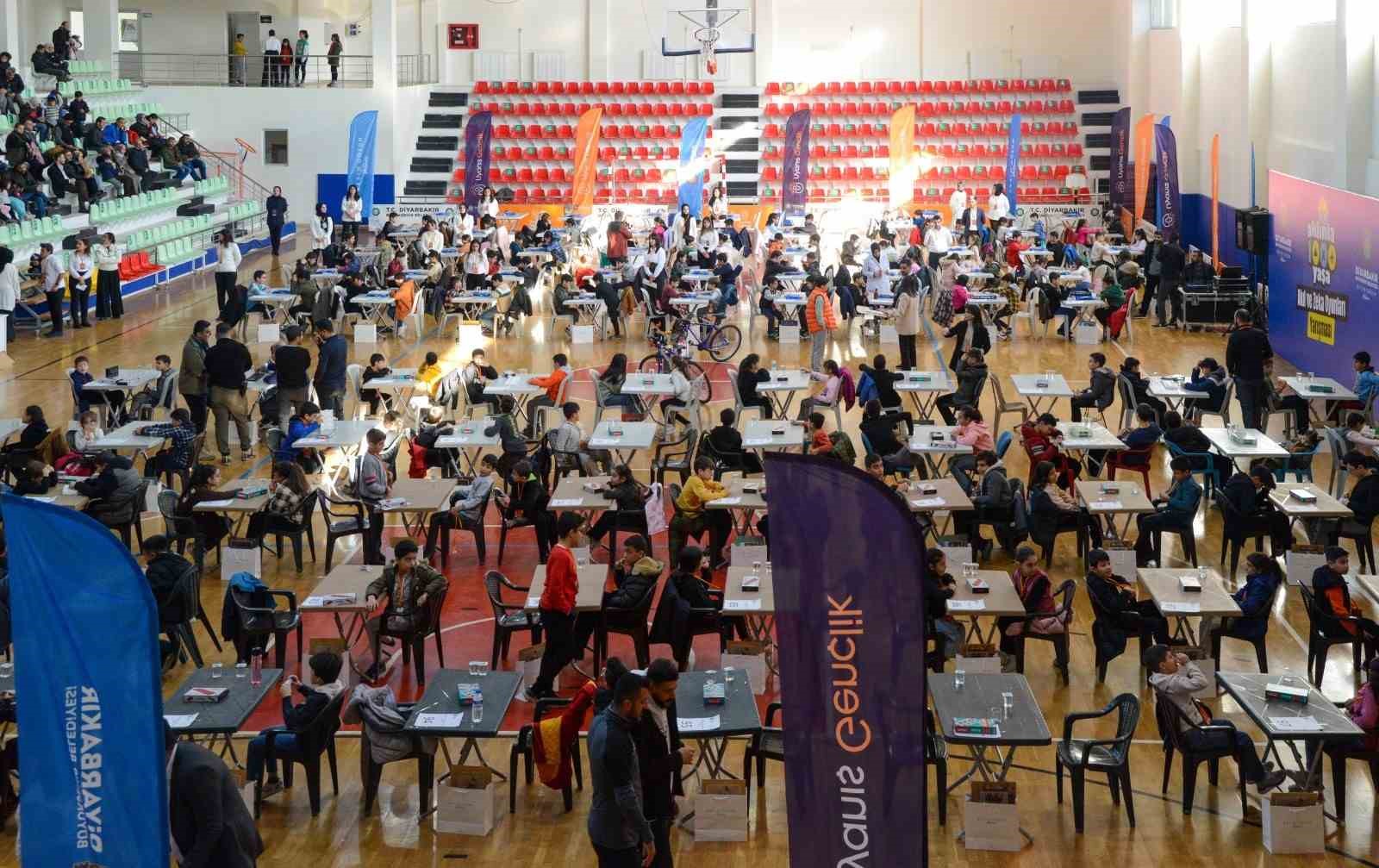 Diyarbakır’da "Aklınla 1000 Yaşa" yarışması yapıldı