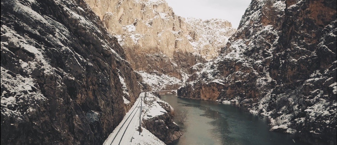 Erzincan&rsquo;daki masalsı kanyonlar turizmcileri cezbediyor
