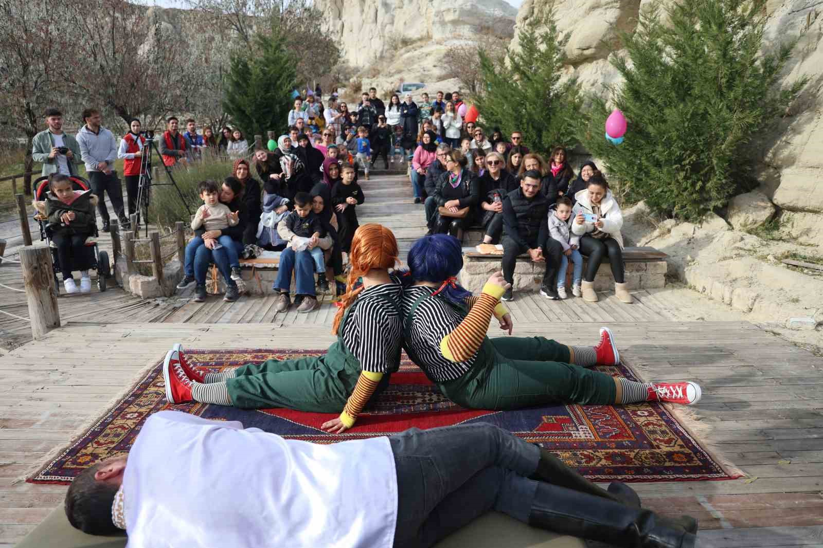 Özel gereksinimli çocuklar Kapadokya’da ata bindi, golf oynadı