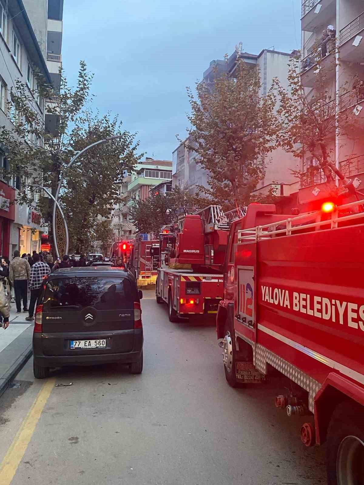 Yalova&rsquo;da baca yangını
