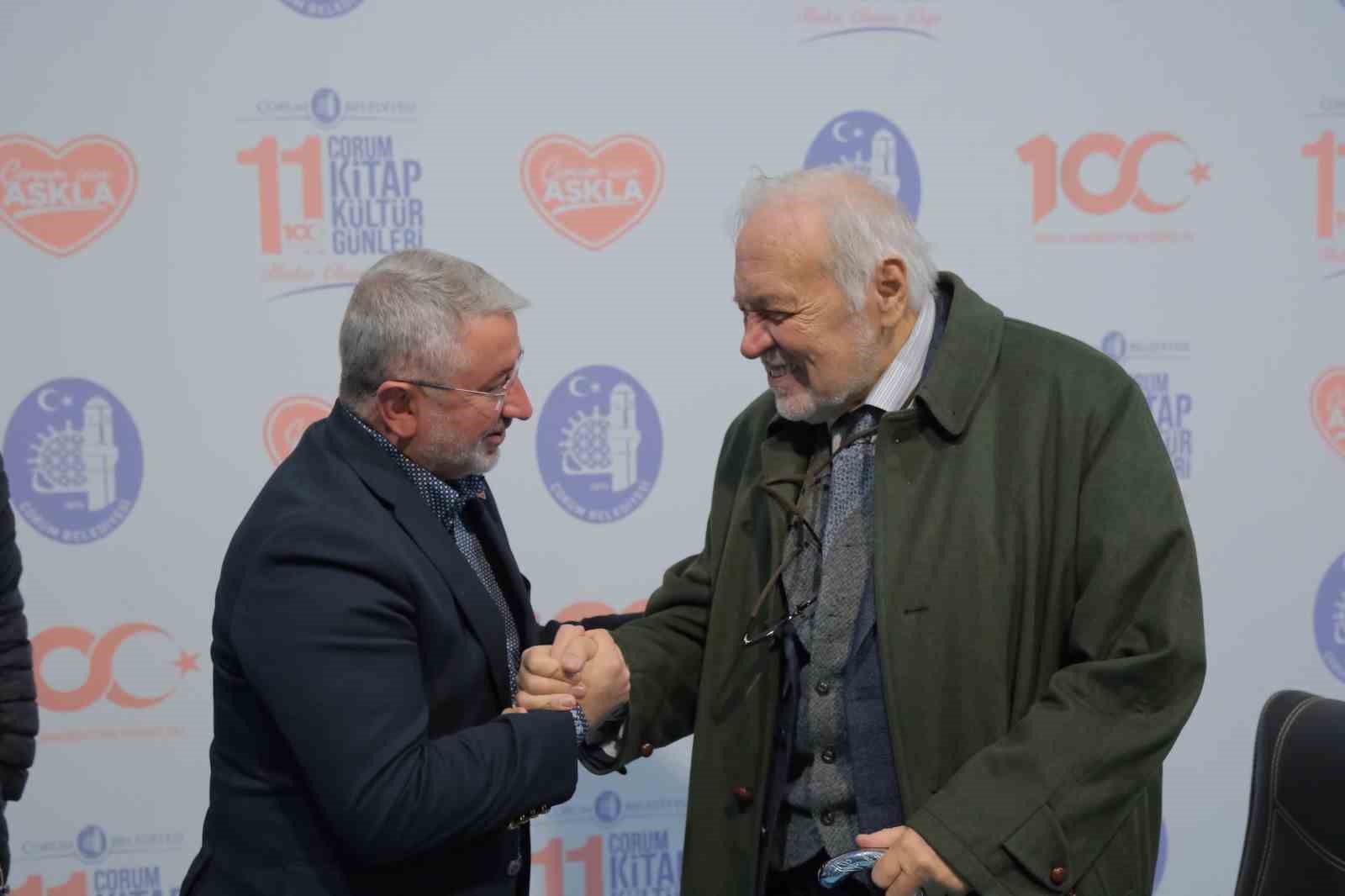 Tarih&ccedil;i Prof. Dr. İlber Ortaylı: &ldquo;Cumhuriyetin 100. yılında her alanda ilerlerken k&uuml;lt&uuml;rde zayıflıyoruz&rdquo; 