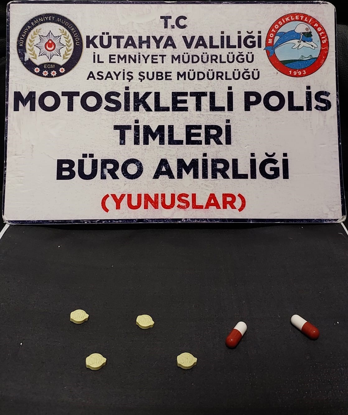 Kütahya’da Yunus Timleri bir kişinin üzerinde uyuşturucu ele geçirdi