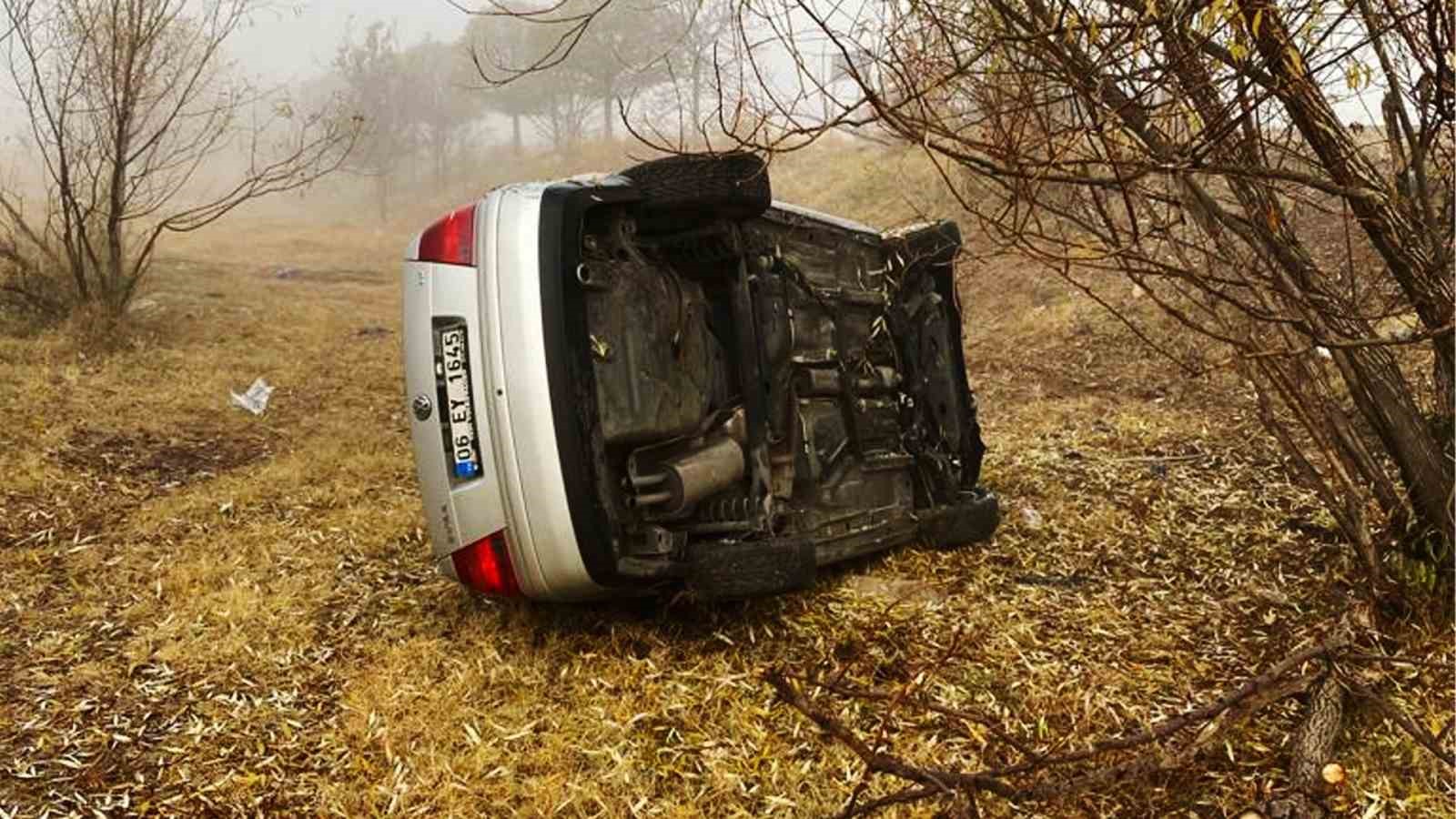 Şarampole devrilen otomobilin sürücüsü yaralandı