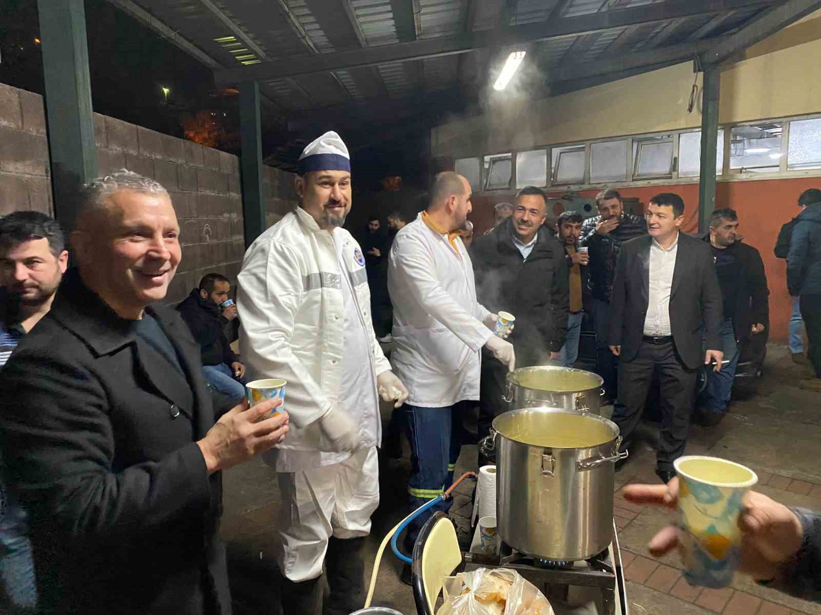 Madencilere anlamlı g&uuml;nde sıcak karşılama
