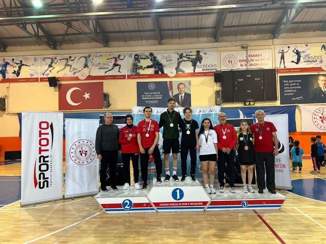 Osmaniyeli özel sporcular, Para Badminton Türkiye Şampiyonası’nda 13 madalya kazandı
