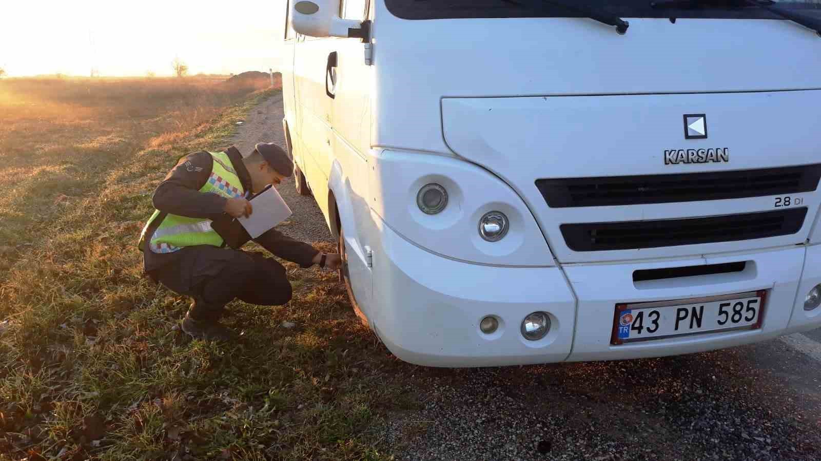 Emet jandarmasından okul servislerine denetim