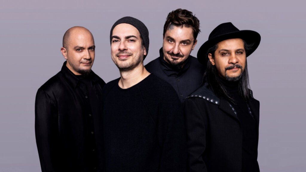 Mor ve Ötesi’nden yılın son konseri