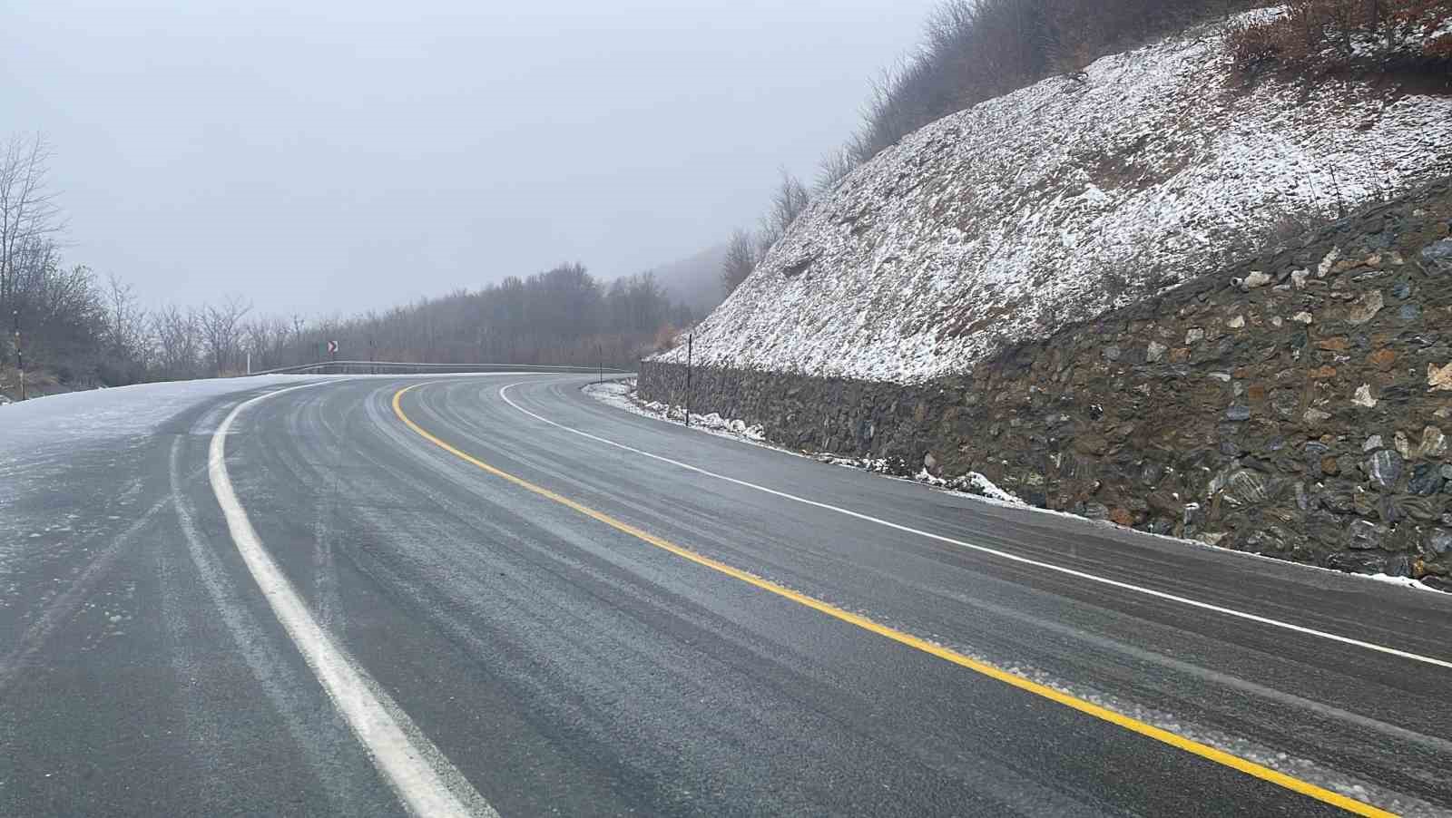 Kırklareli’nin yüksek kesimlerinde kar etkili oluyor