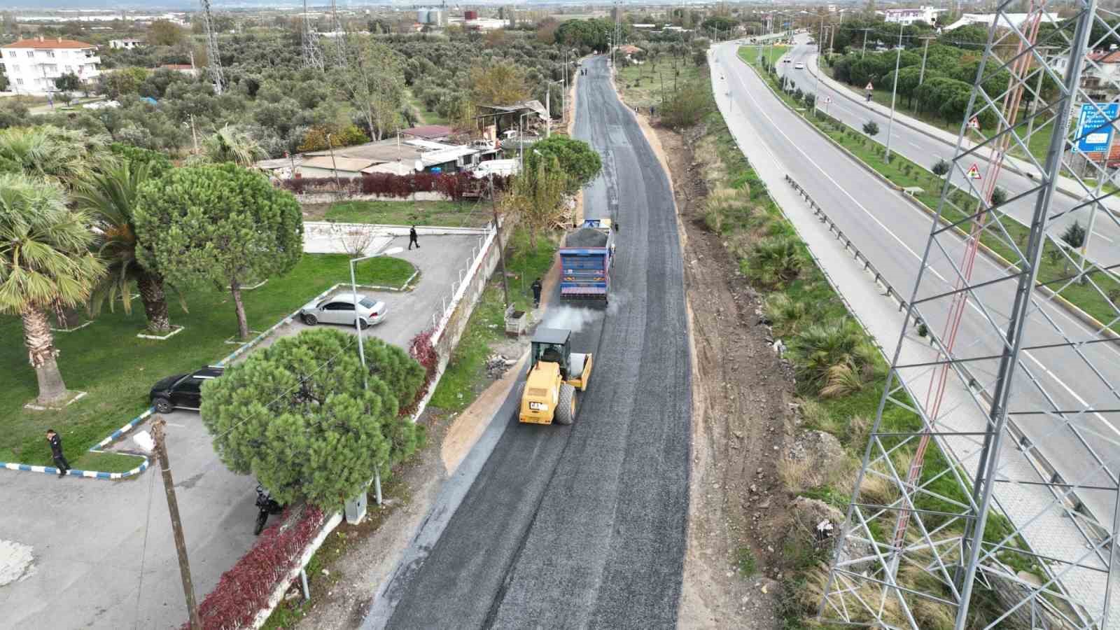 Burhaniye’de bağlantı yolu kullanıma açıldı