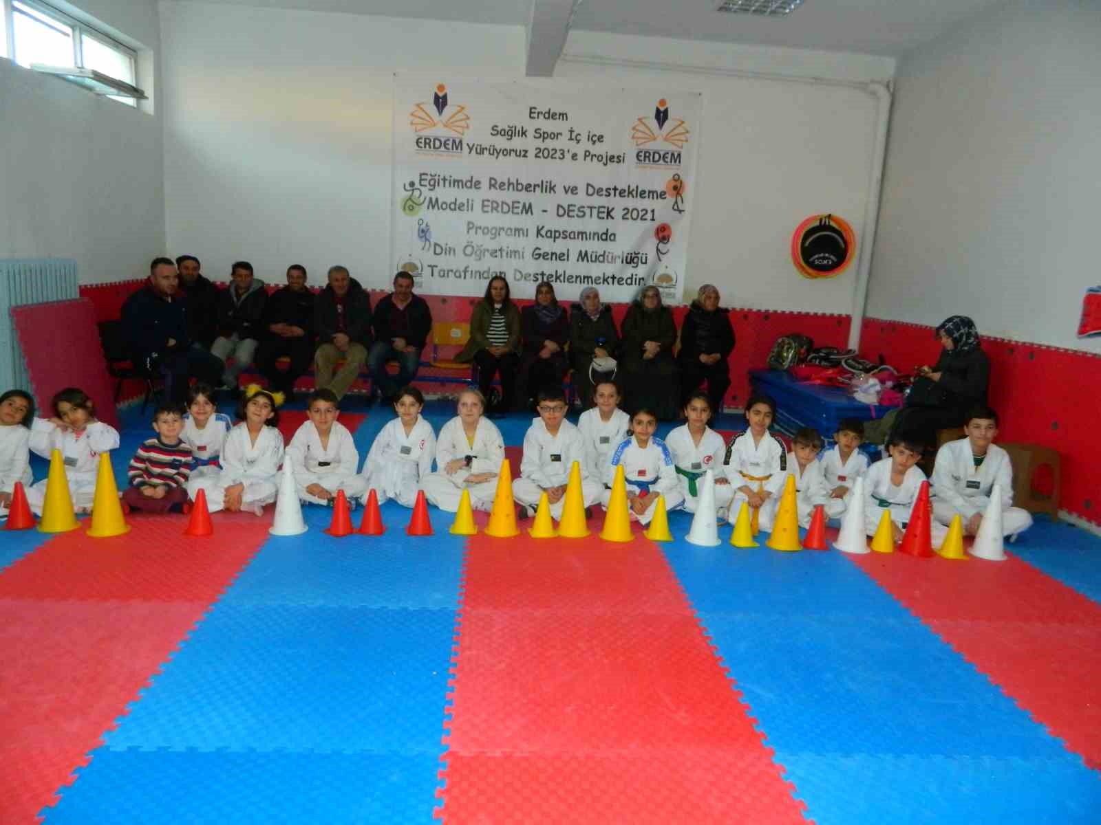 Posof’ta tekvando kuşak sınavı