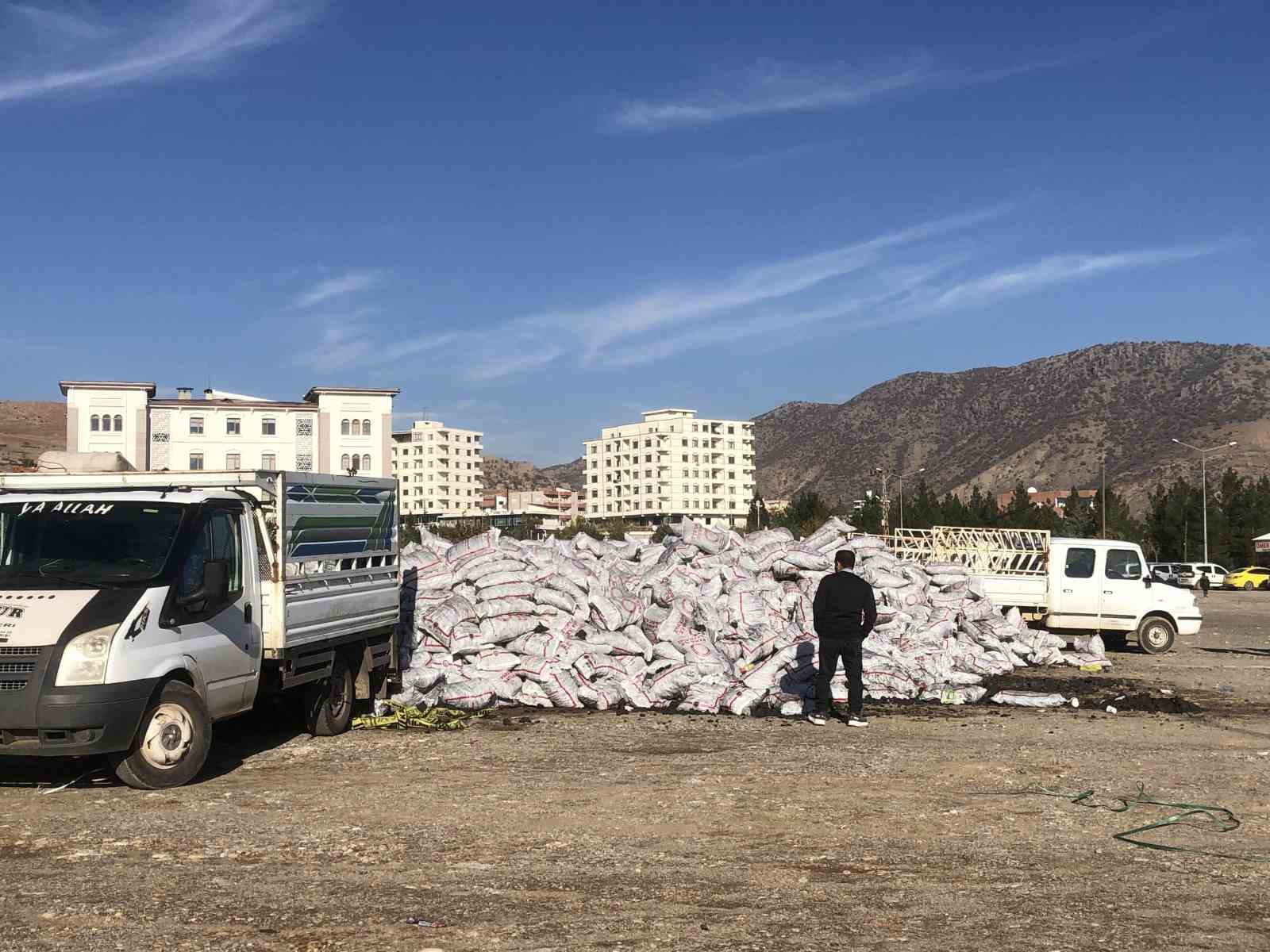 Kozluk’ta ihtiyaç sahiplerine kömür dağıtımına başlandı