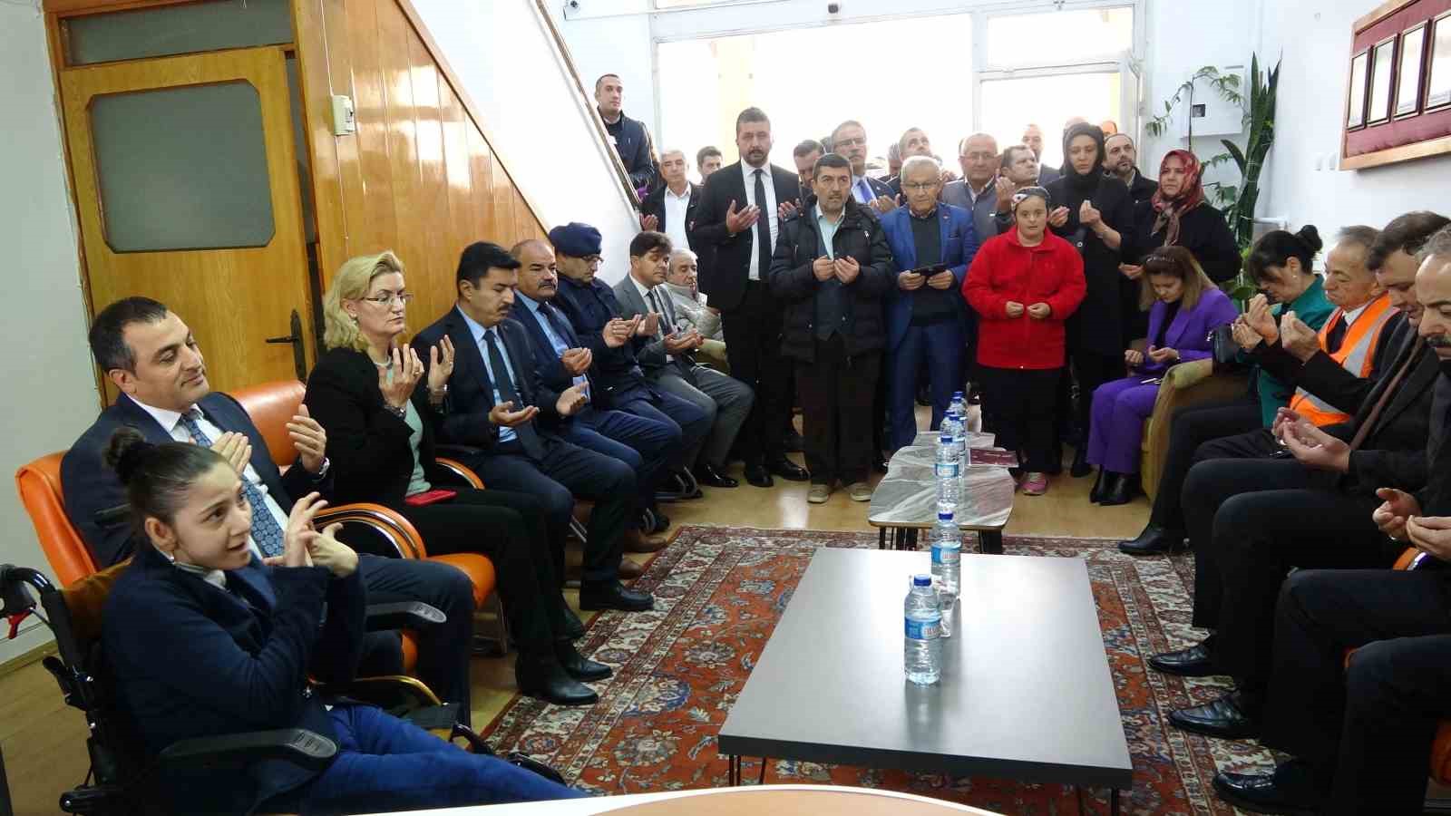 Vali &Ouml;ks&uuml;z: &ldquo;Engellilik bir sağlık sorunu değil&rdquo;
