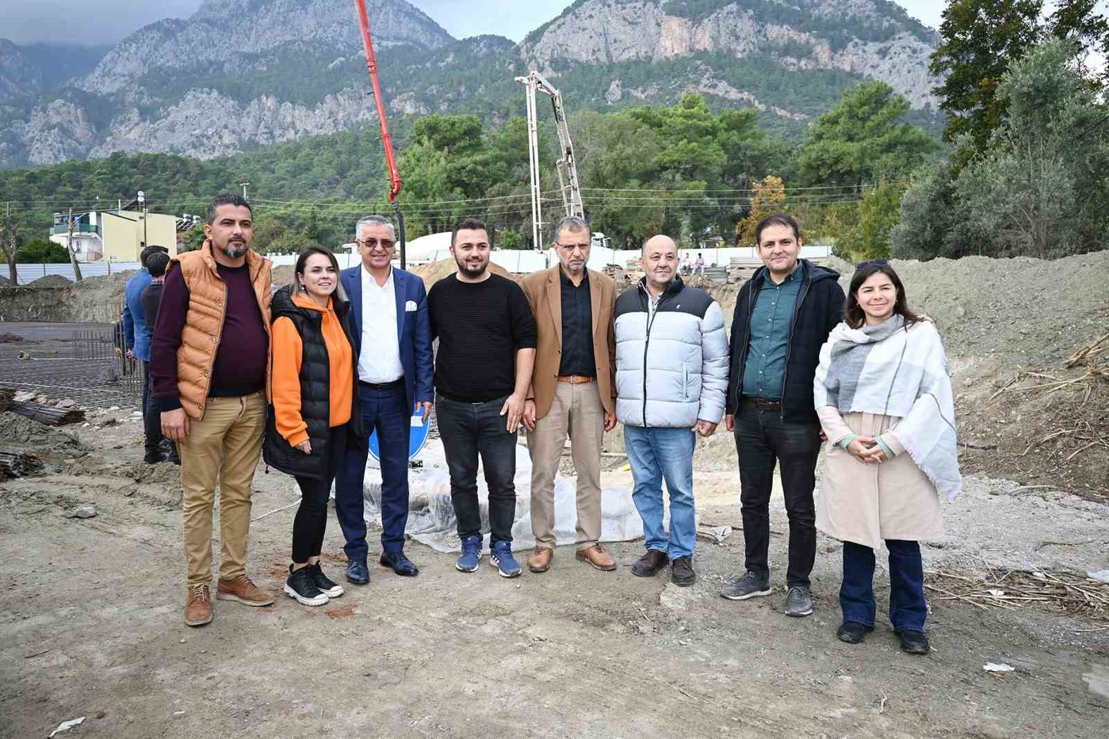 Kemer, Göynük kapalı pazar yerine ilk betonlar döküldü