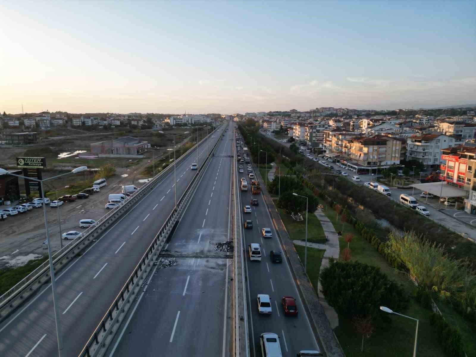 Manavgat’ta Otogar Köprülü kavşağı 15 günlük bakım alındı