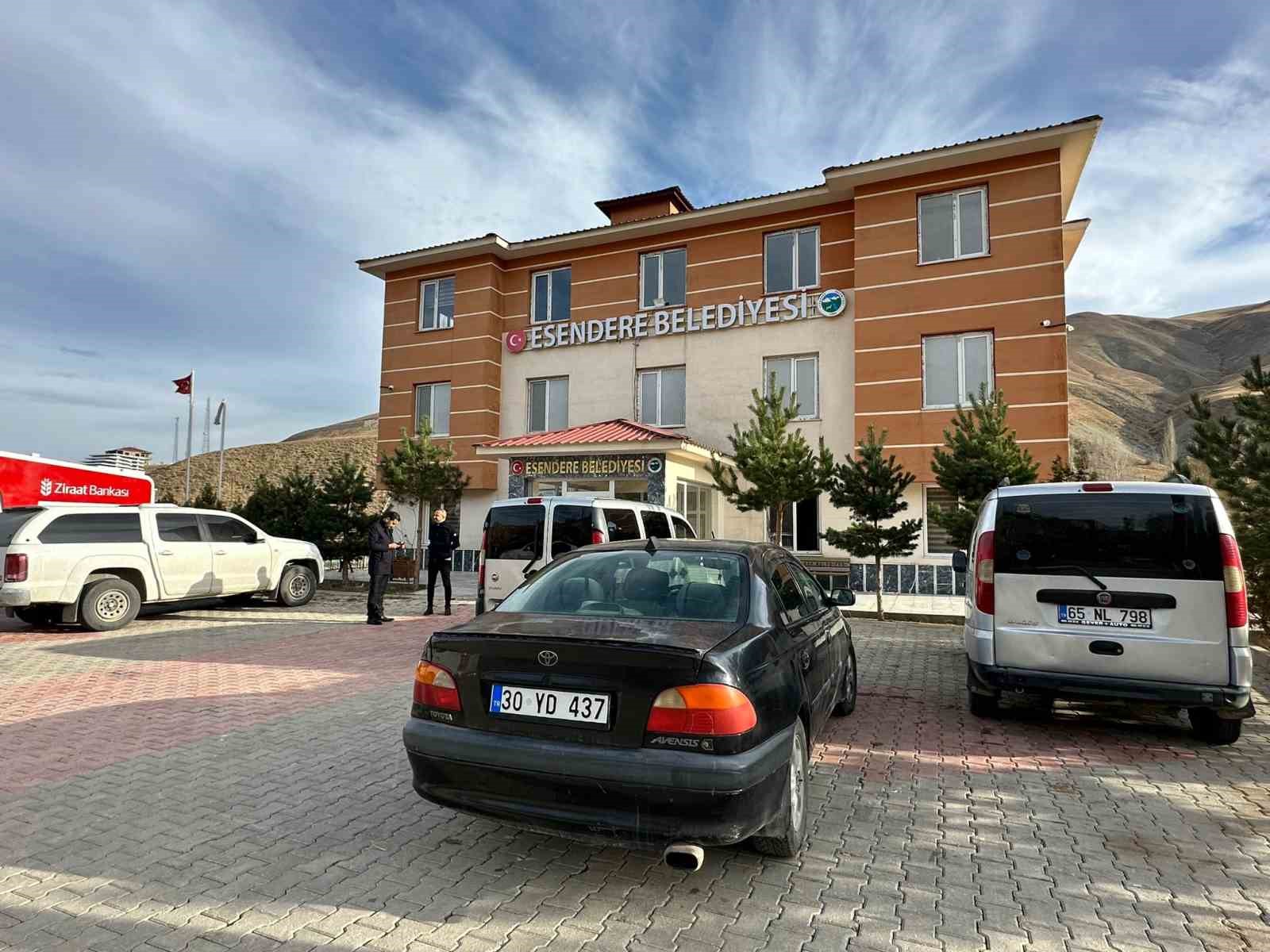 Başkan B&uuml;y&uuml;ksu, T&uuml;rkiye şampiyonu olan B&uuml;lent D&uuml;zen&rsquo;i makamında ağırladı
